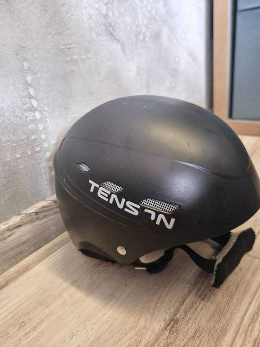 Ски екип: Каски Smith и Tenson, Ръкавици Level Gore-Tex