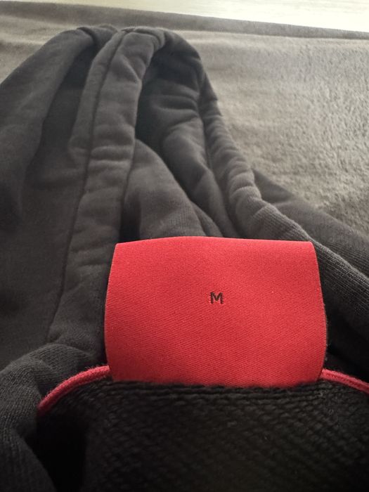 Hugo черен суйчер