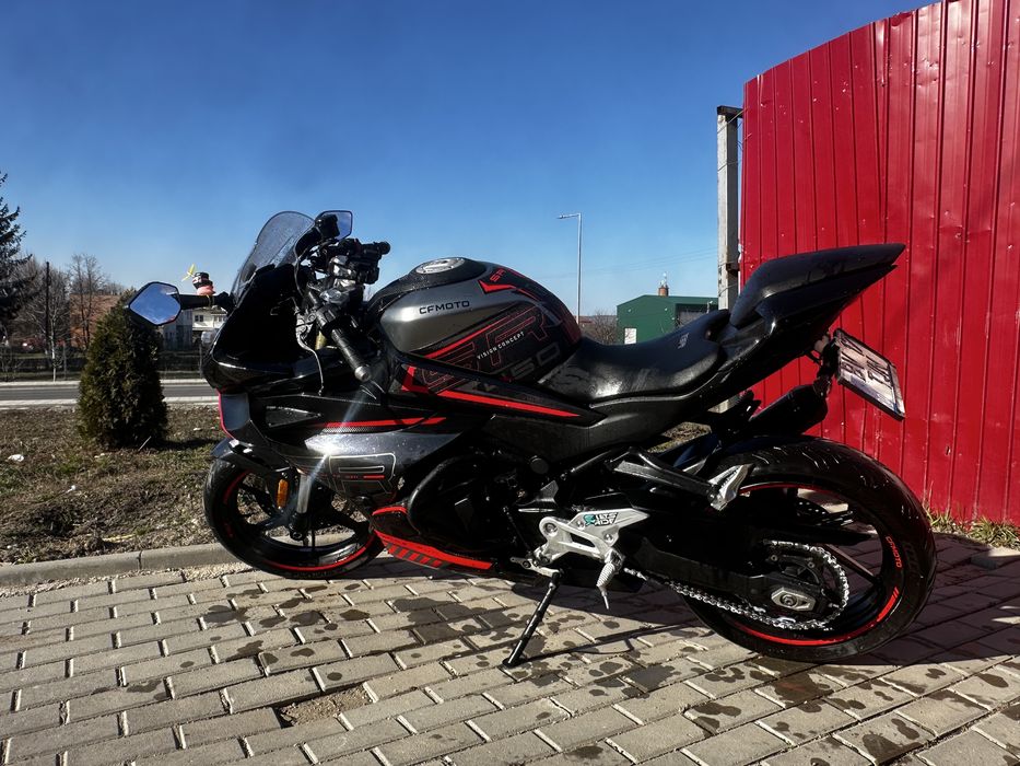 Motocicleta CFMOTO 450SR ABS '23