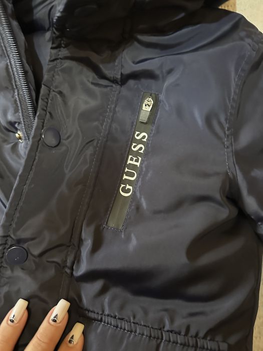 Зимни якета Guess Sinsay