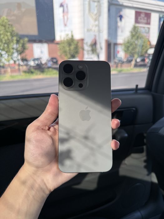 Iphone 15 pro max bir qol ozimiki sotiladi
