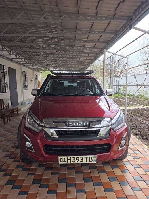 Продам свой пикап Isuzu D-Max Irbis 2021 г.в., пробег 57000