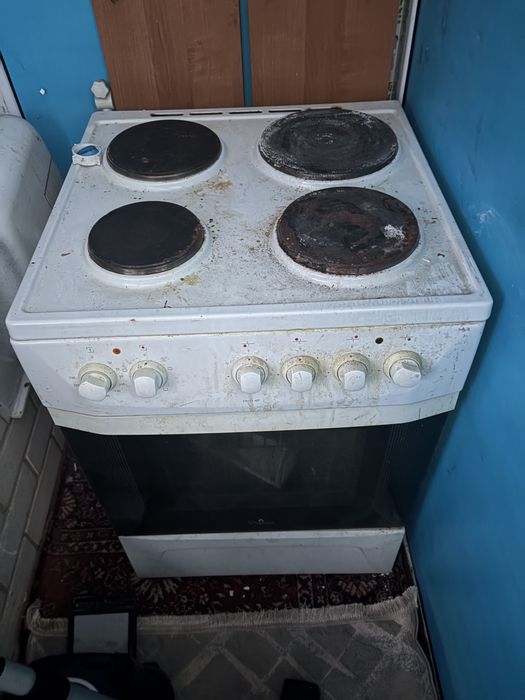 Продам электро плиту