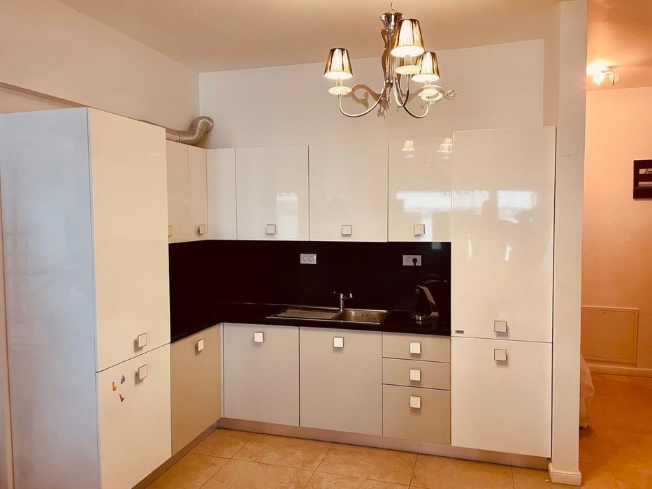 Vand bucatarie aproape noua