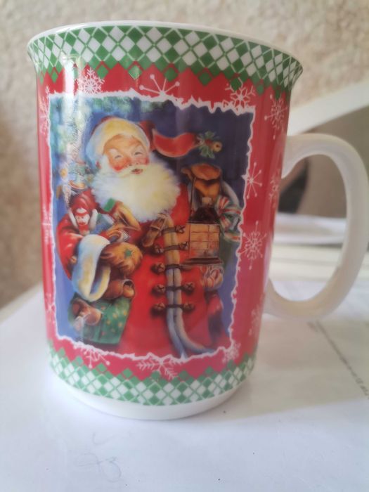 Чаша красива коледна