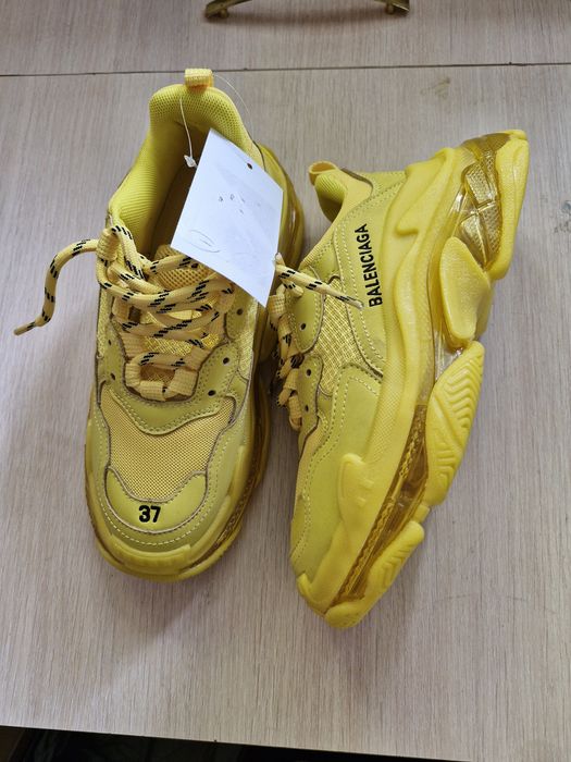 Продам кроссовка Balenciaga