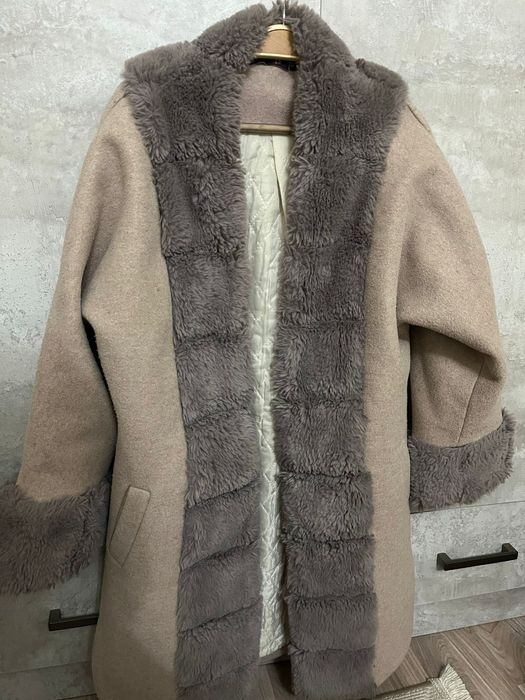 Продаются куртки, пальто