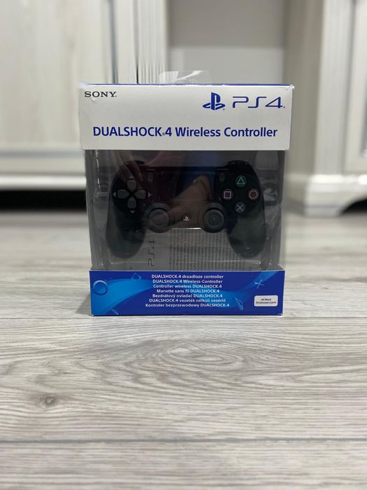 Consolă Playstation 4 Fat, negru mat + 2 manete + 3 jocuri PS4