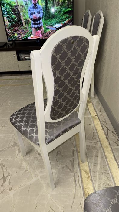 Классический стул