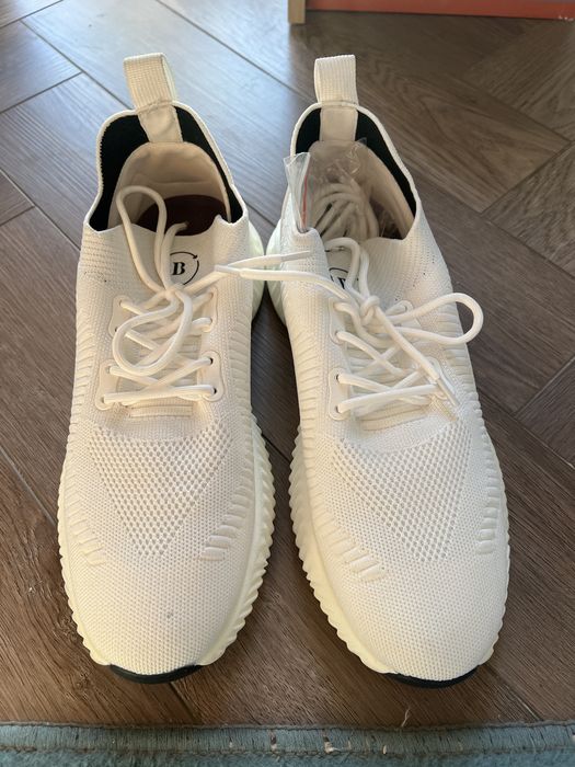 Кроссовки, белые