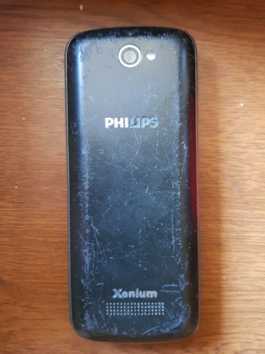 Продам сотовый телефон Philips Xenium E560