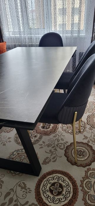 Стол для гостиной