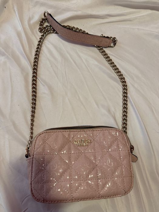 Дамска чанта Guess