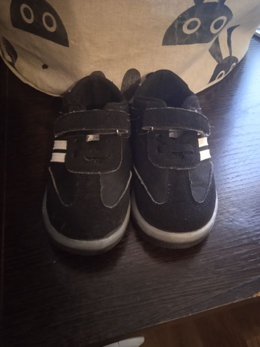Продам детскую обувь