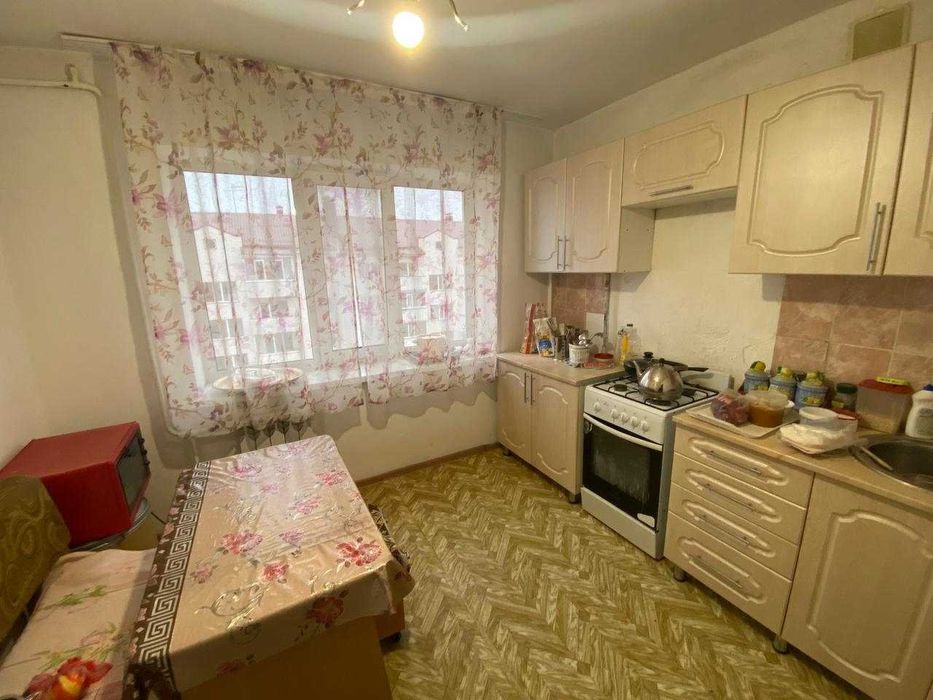 Двухкомнатная мкрн Нурай 4 эт 2011 год