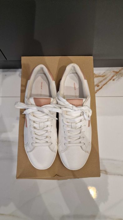 Дамски обувки, различни модели Vans MoMА/Slip on, Pull & Bear