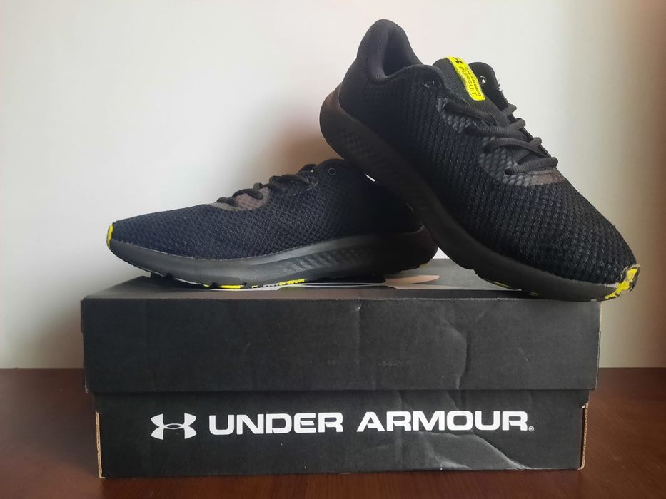 Adidași de alergare under armour