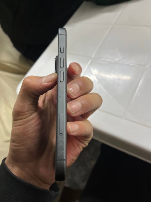 Iphone 17 черный