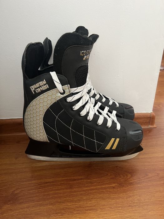 Продам коньки хоккейный