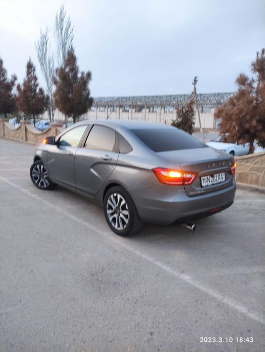 Лада веста седан  1,6