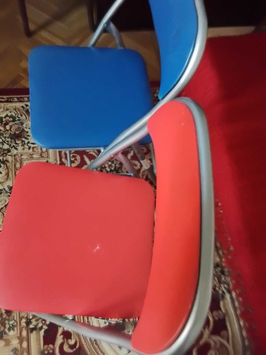 Vand scaune tapitate piele ecologica pt bucatarie, 4 bucati