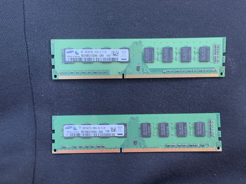 2x 4 GB ram Samsung 8 GB RAM