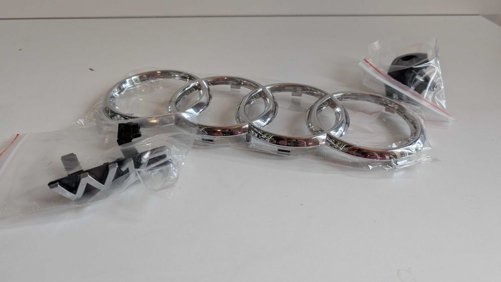 Решетка Ауди А8 Д4 Черна Хром W12 Стил Нова Audi A8 D4 Хромирана