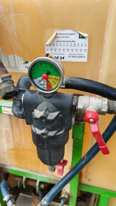 Vand atomizor 700L pomi fructiferi si vita de vie,  5500 lei neg
