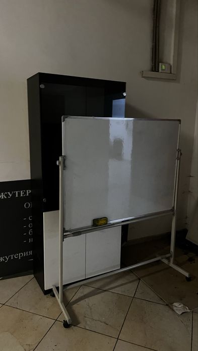 Продам офисную мебель