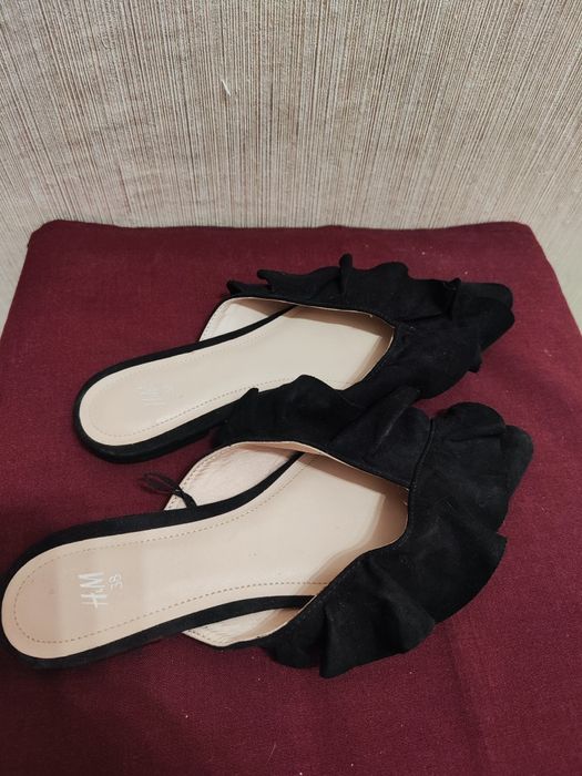 Елегантни чисто нови черни чехли H&M номер 38