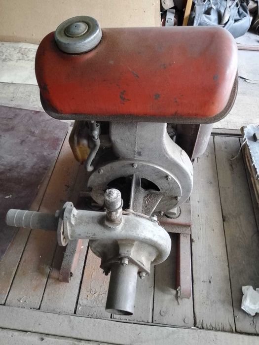 Насос бензиновый