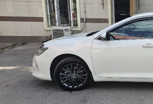 Крыло на Camry 55