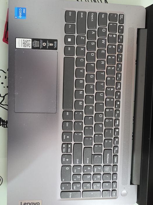 Laptop folosit doar 2luni,cu garanție 3ani