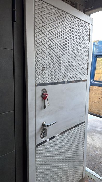 Есиктер бар роспрадажа Беларусь есиктер сырткы есиктер,120мын 140 арас