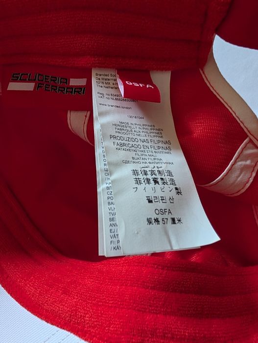 Șapcă Scuderia Ferrari originală, nouă model matlasat.