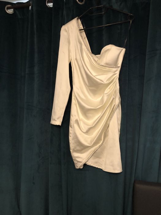 Rochie alba eleganta