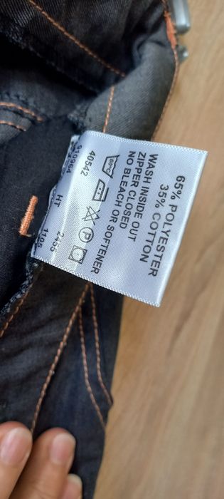 Два мъжки панталона