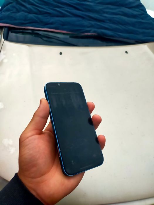 Айфон 13 синего цвета