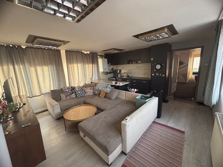 Inchiriez apartament
