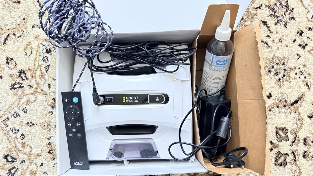 Hobot 2S робот за миене на прозорци