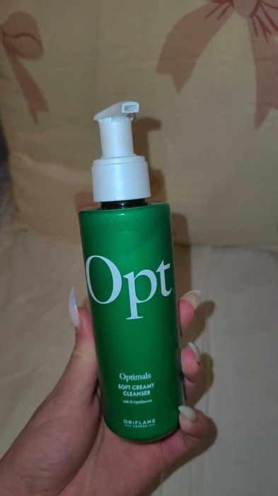 Почистващ гел за лице.