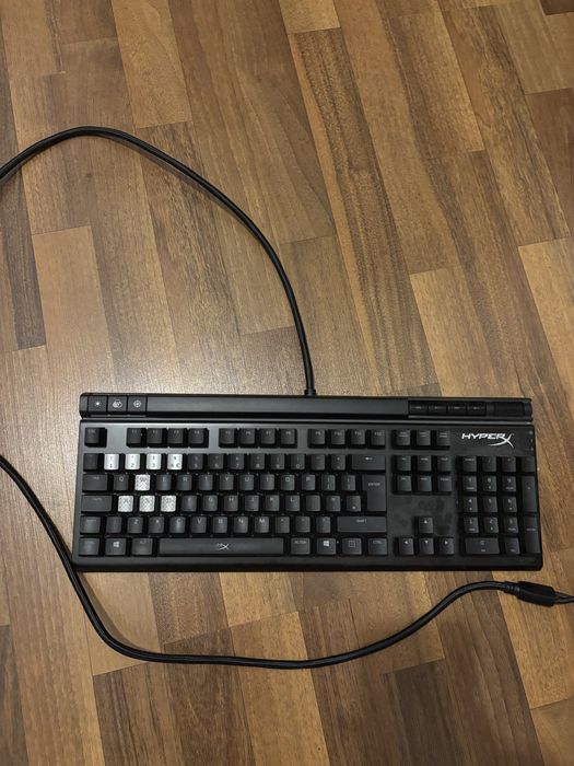 Клавиатура и слушалки