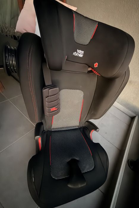 2 броя Britax Römer ADVANSAFIX III SICT и Britax Römer XP SICT с XP Pad( 1/2/3, 9–36 кг) с ISOFIX