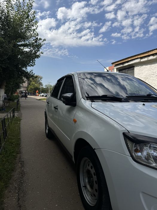 Лада гранта 2014 года, в идеальном состоянии