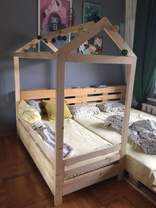 Две детских кровати (белые)