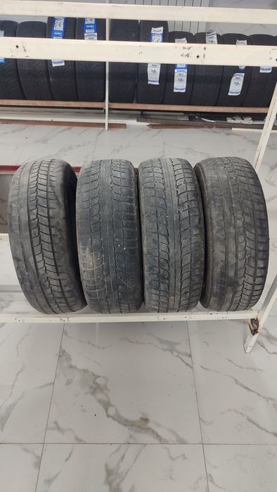Покрышки продам 4 шт бу