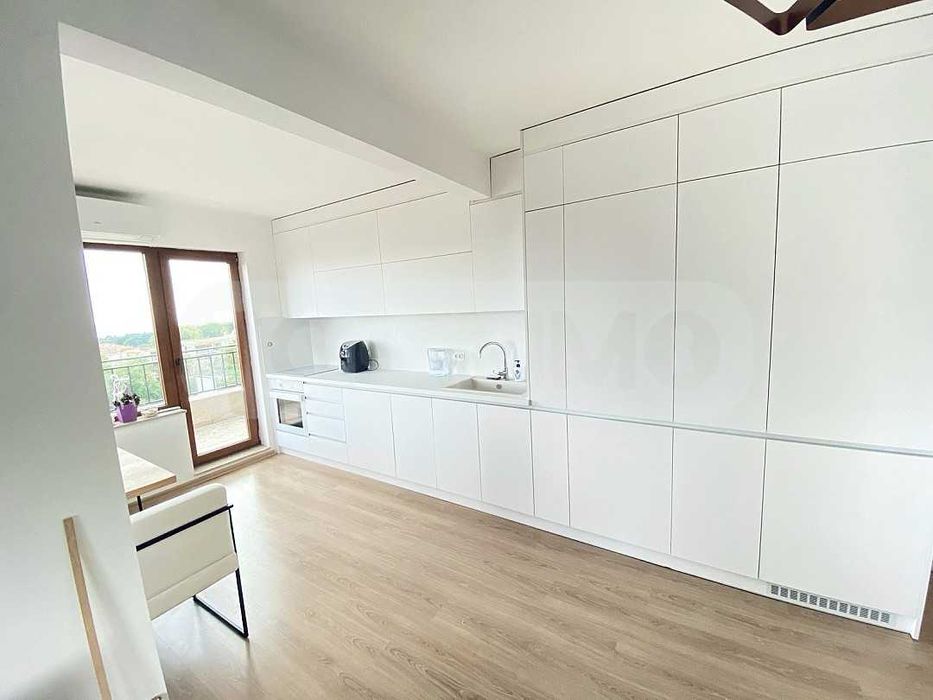 Продава се Двустаен апартамент в к.к. Св.Св. Константин и Елена - 70 кв.м за 2415 €/кв.м - Снимка #2