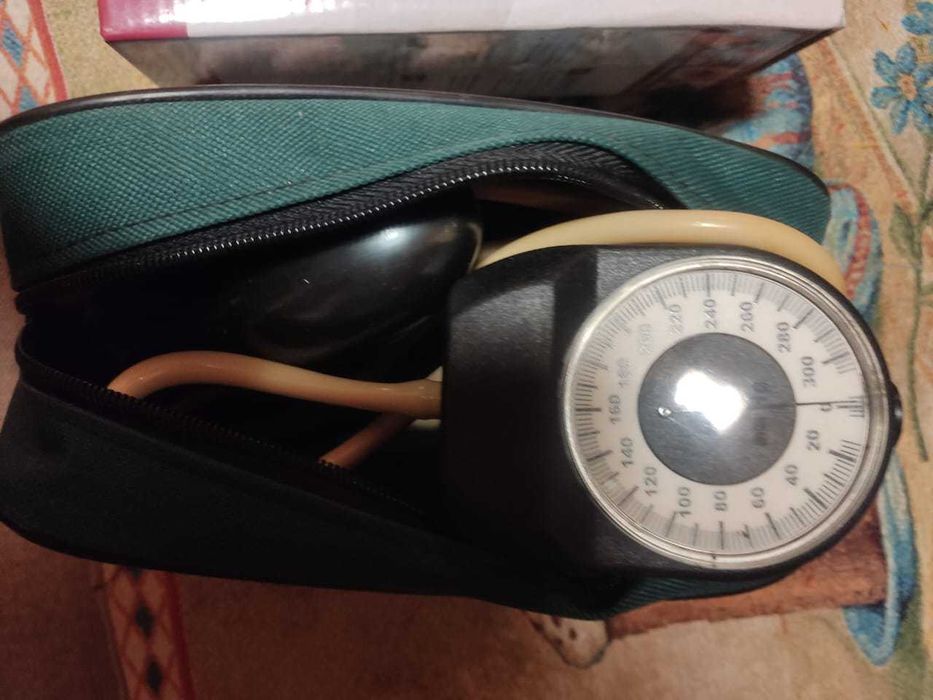 Тонометр  1 новый ,1 б/у