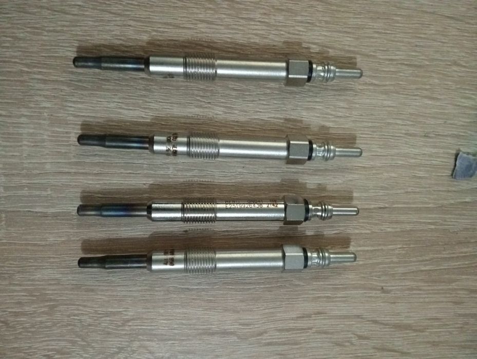 Bujii incandescente 200 lei