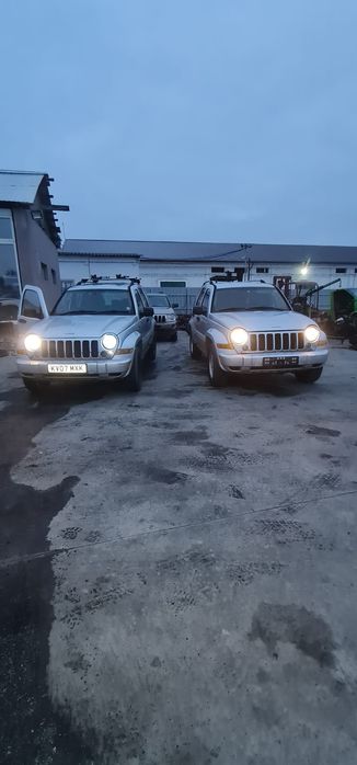 Dezmembrez cheroke kj motor 2.8 2.5 2.4